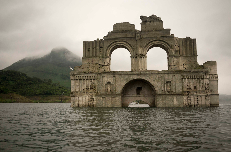 Illustration for article titled Drought Brings a 16th-Century Mexican Temple to the Surface Again